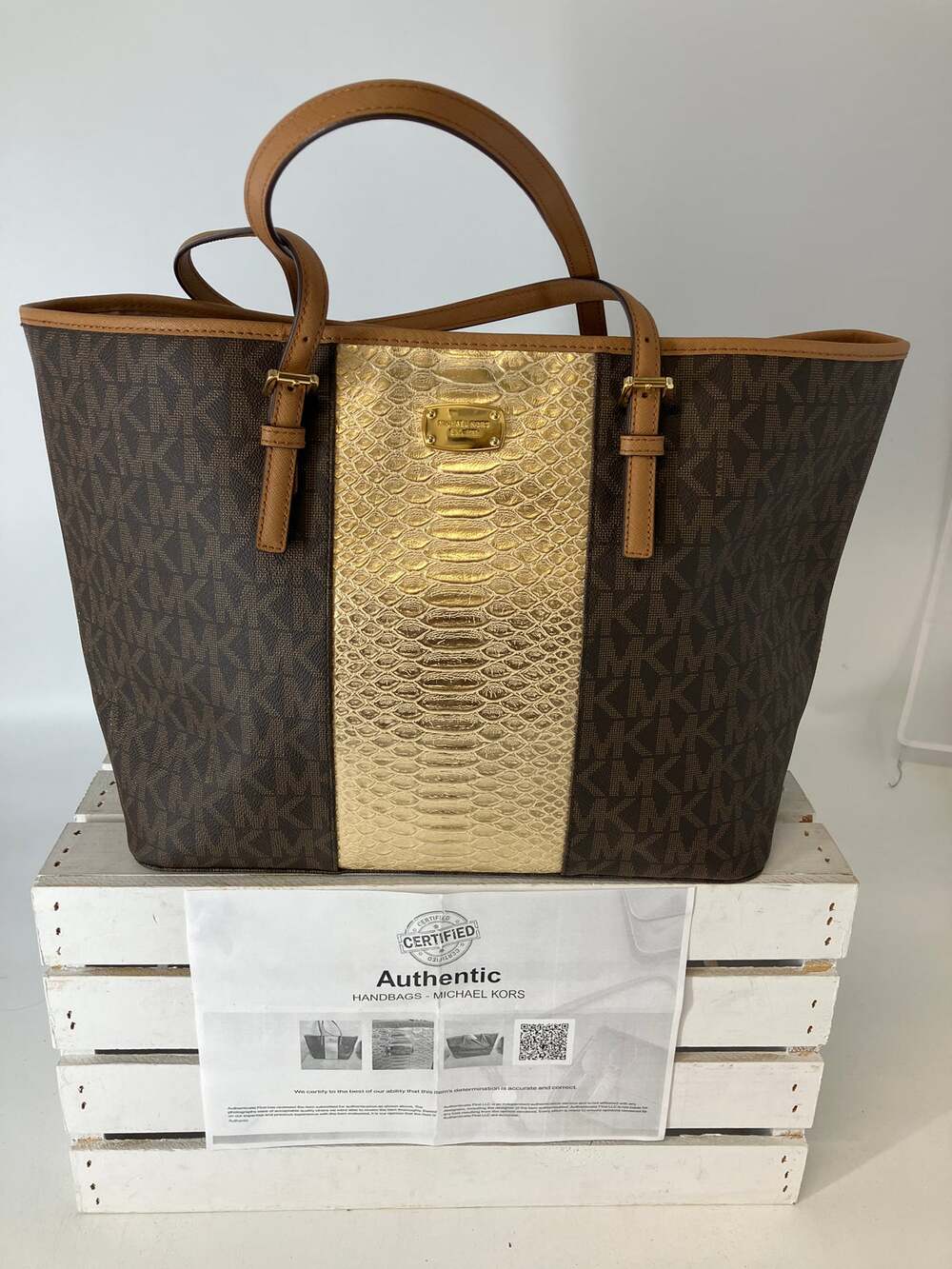 MICHAEL KORS, XL SIGNATURE GOLD ANIMAL SHOULDER TOTE BAG